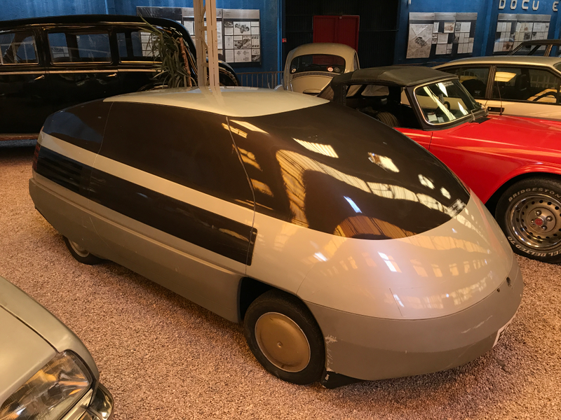 This is a Citroën concept mock up called the ECO 2000 from ‘84.